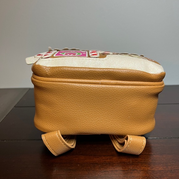 Bath and Body Works Holiday 2023 Gingerbread House Cosmetic backpack New w/Tags! - Picture 7 of 9